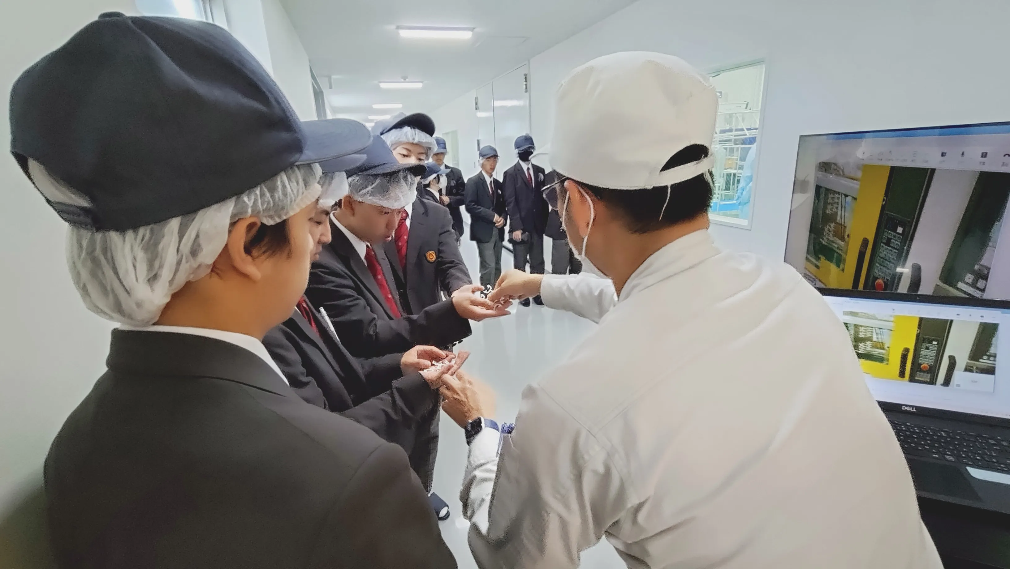 成形機見学
